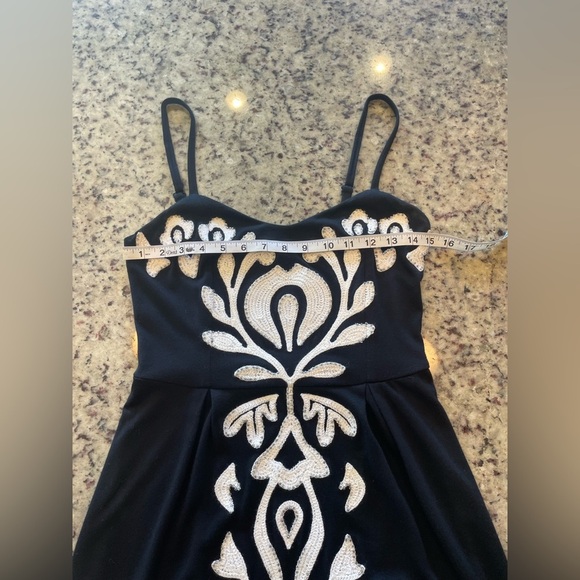 Women’s Black and White Embroidered Dress size XS - Picture 4 of 6